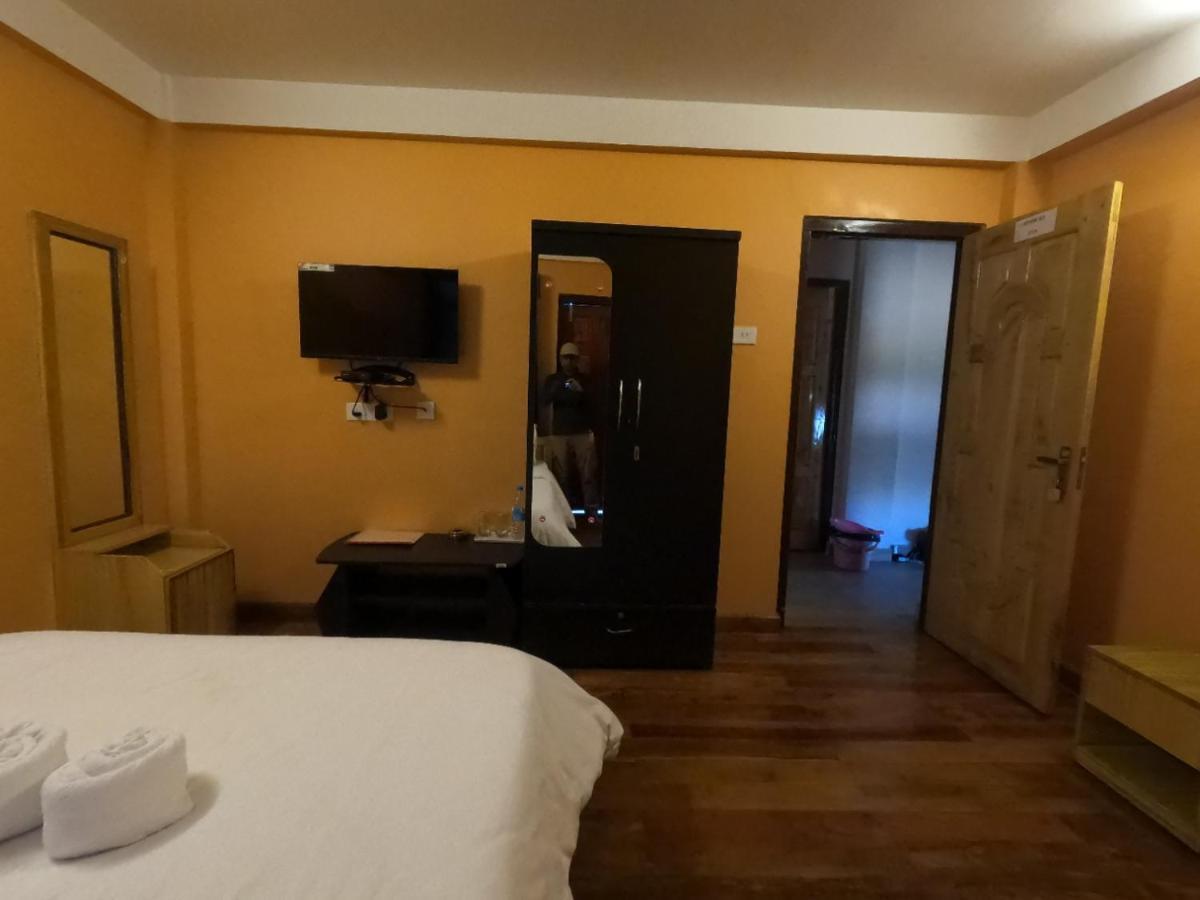 Aurora Guest House Shillong Ngoại thất bức ảnh